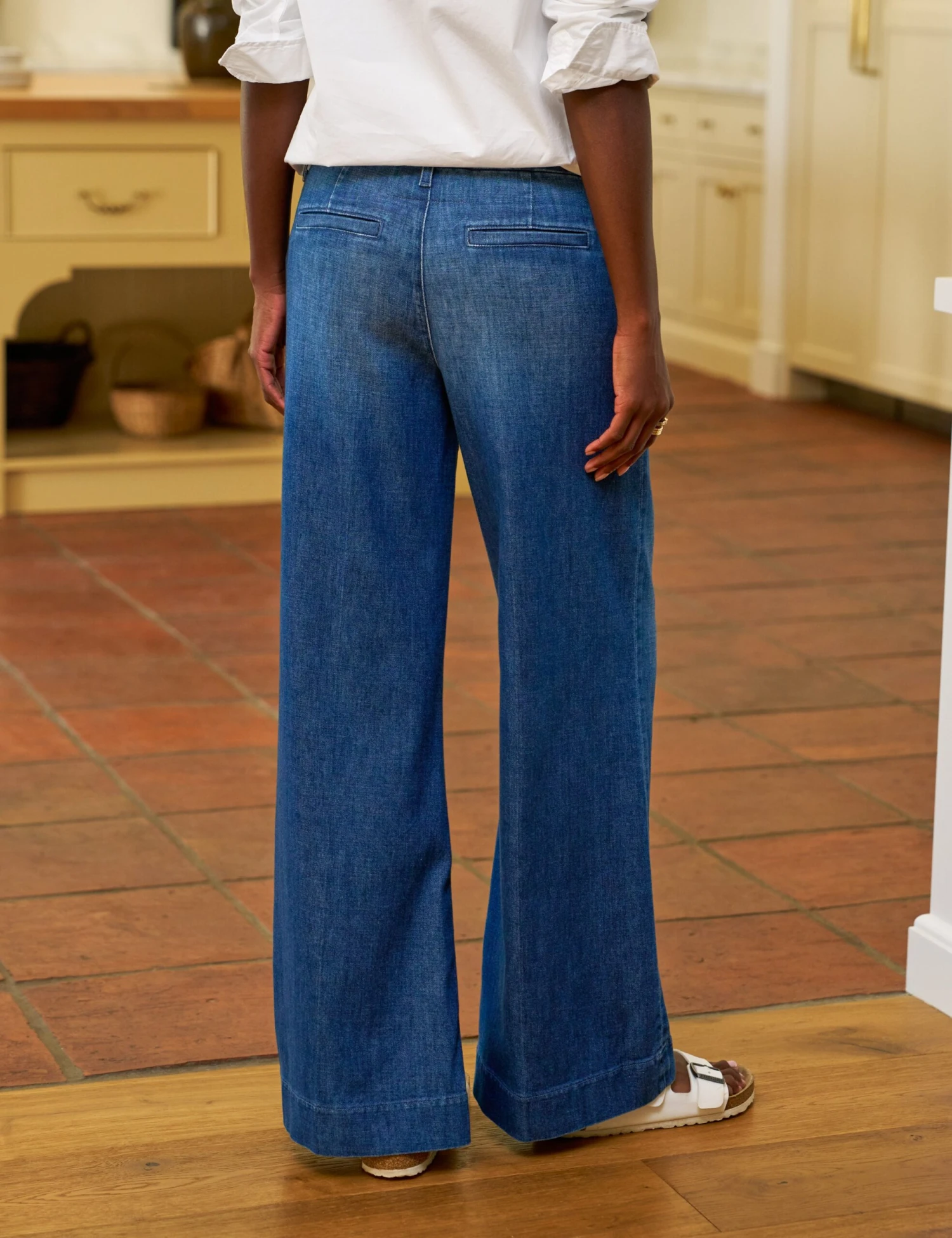 WEST VILLAGE 1984 Wash, Italian Dream™ Light Denim 3 WEST VILLAGE 1984 Wash, Italian Dream™ Light Denim - Image 3