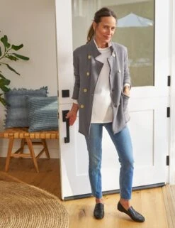 BELFAST Elephant, Triple Fleece -Frank Eileen Fashion Store 14 DERRY 2001 EILEEN WCB LABBELFAST EPHT SWEATER01 WHTK Model JessicaMau 24RE 0898 sRGB 1