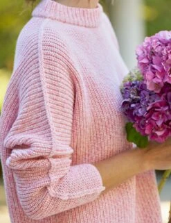 MONTECITO SWEATER Coral Reef, Pure Italian Cotton -Frank Eileen Fashion Store 25 WESTPORT WHTT SWEATER02 CRFK RayRoberts 25SP March 1637 sRGB