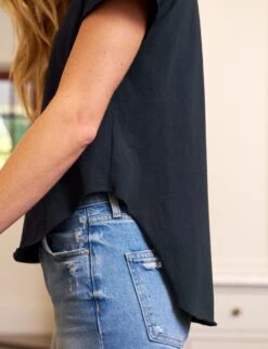 THEO British Royal Navy, Heritage Jersey -Frank Eileen Fashion Store 30 LAB219 BRNV MONAGHAN 1997 Model Clara Settje 23SP 5201 sRGB