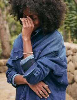 MCLOGHLIN 1992 Wash, Italian Dream Denim -Frank Eileen Fashion Store 30 MONAGHAN CRMD MCLOGHLINS 1992 LAB518TF BRNV BARRY VWD Model Milan Dixon 23FA 5569 sRGB