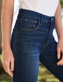 FLANNIGAN 2003 Wash, Italian Power Denim -Frank Eileen Fashion Store 31 FLANNIGAN 2003 BARRY WTP Model Clara Settje 1762 v1 sRGB