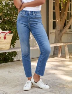 CORK Everyday Blue, Everyday Denim -Frank Eileen Fashion Store 4 CORK EVRD LAB219 WHT Model Camila Costa 1960 v2 sRGB 1