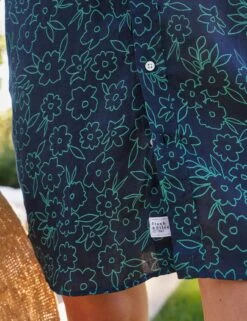 MARY Navy With Green Floral, Classic Linen -Frank Eileen Fashion Store 56 MARY NGFL Model SimoneNorblom 23FA 0202 sRGB